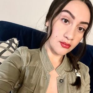 Meet your Posher, Esther